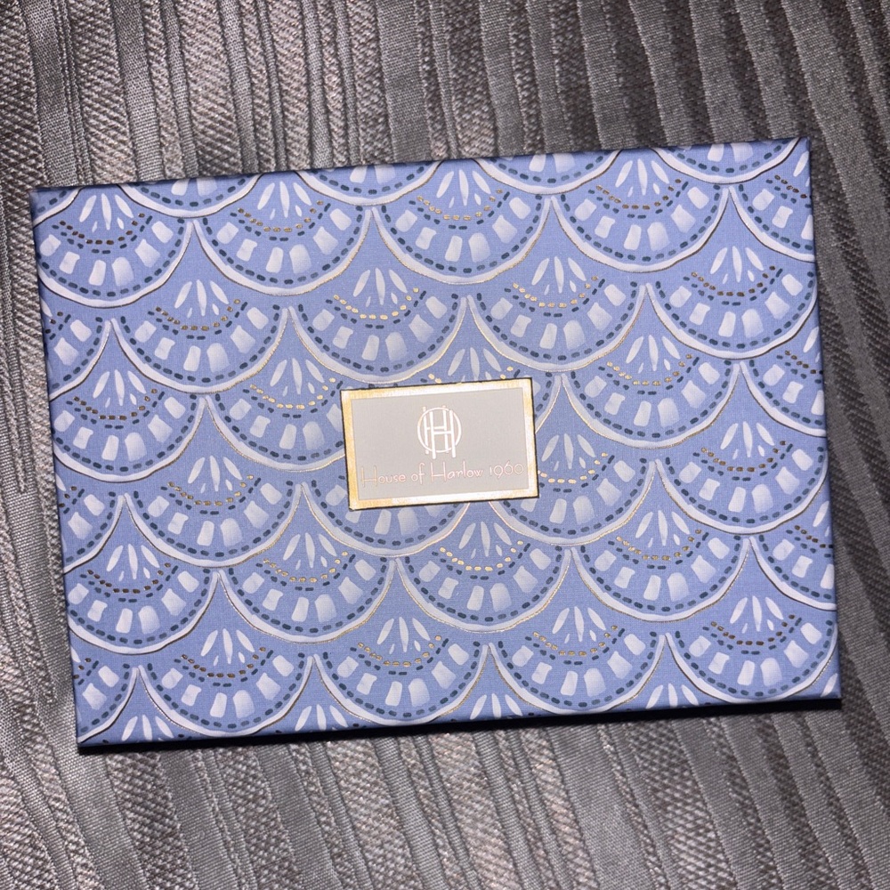 House of Harlow 1960 Art Deco Scallop/Fan Motif Giftbox